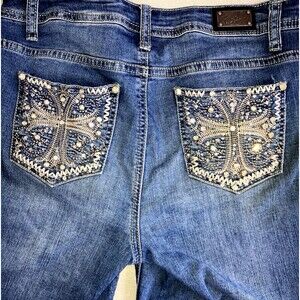 EARL JEAN 6 Blue Rhinestone Cotton Stretch Denim Jeans Capri Cropped Embroidered